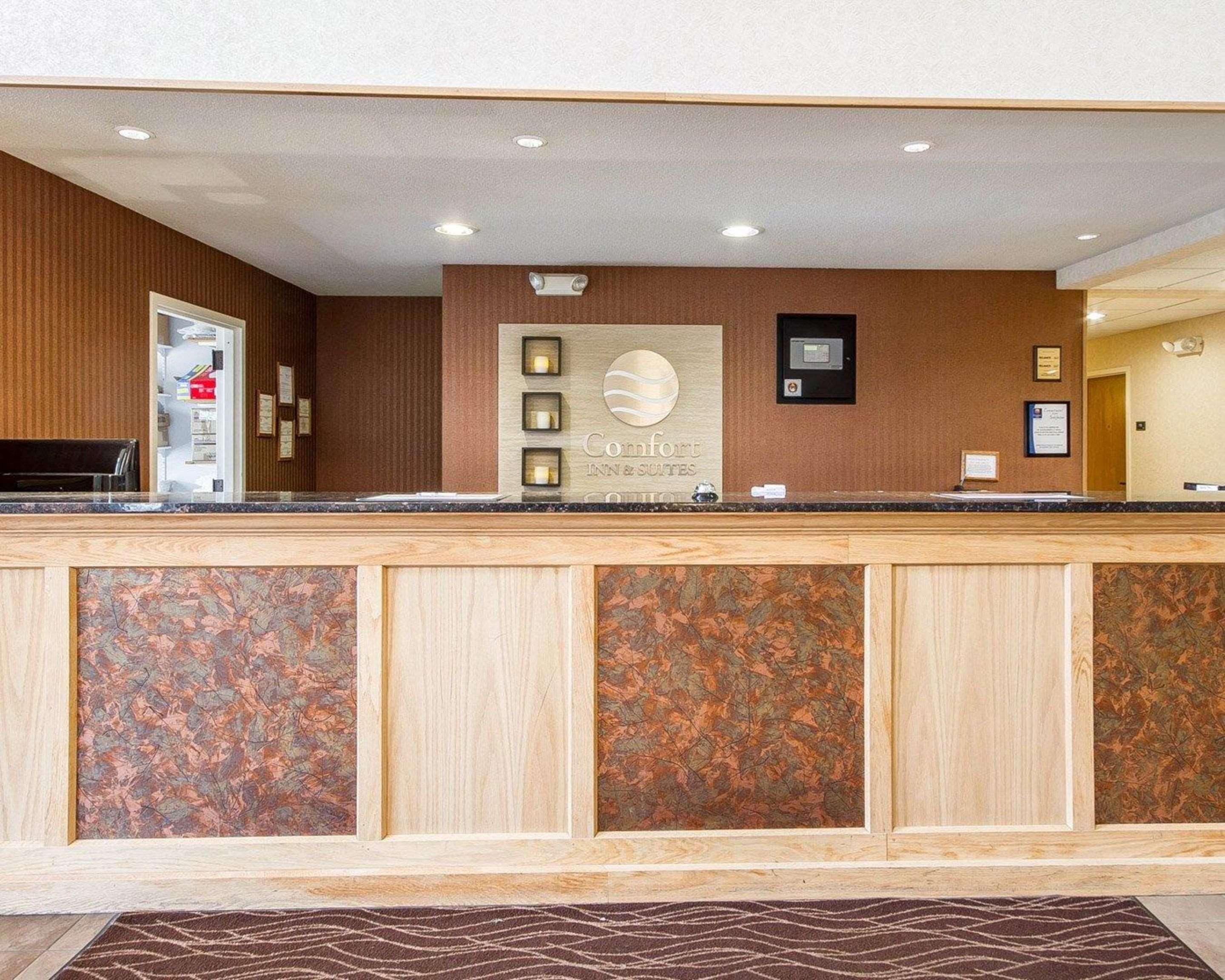 Comfort Inn & Suites Black River Falls I-94 Экстерьер фото