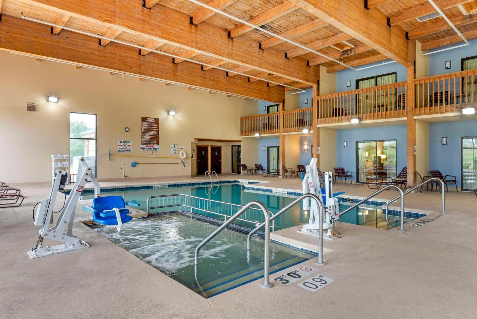 Comfort Inn & Suites Black River Falls I-94 Экстерьер фото