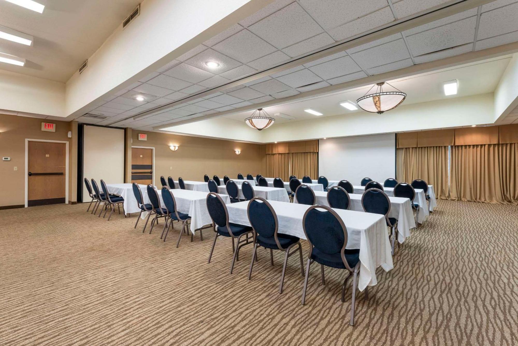 Comfort Inn & Suites Black River Falls I-94 Экстерьер фото