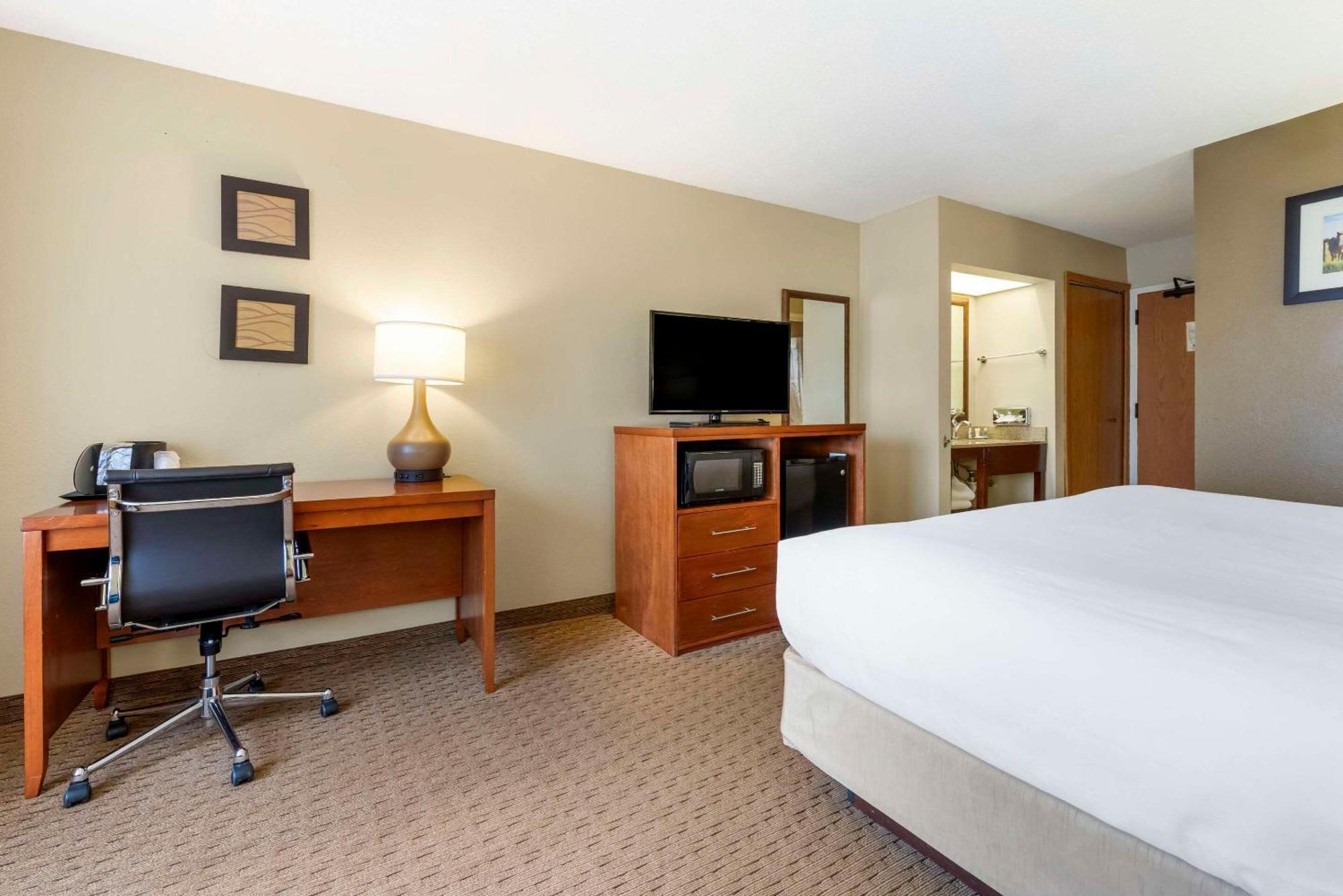 Comfort Inn & Suites Black River Falls I-94 Экстерьер фото