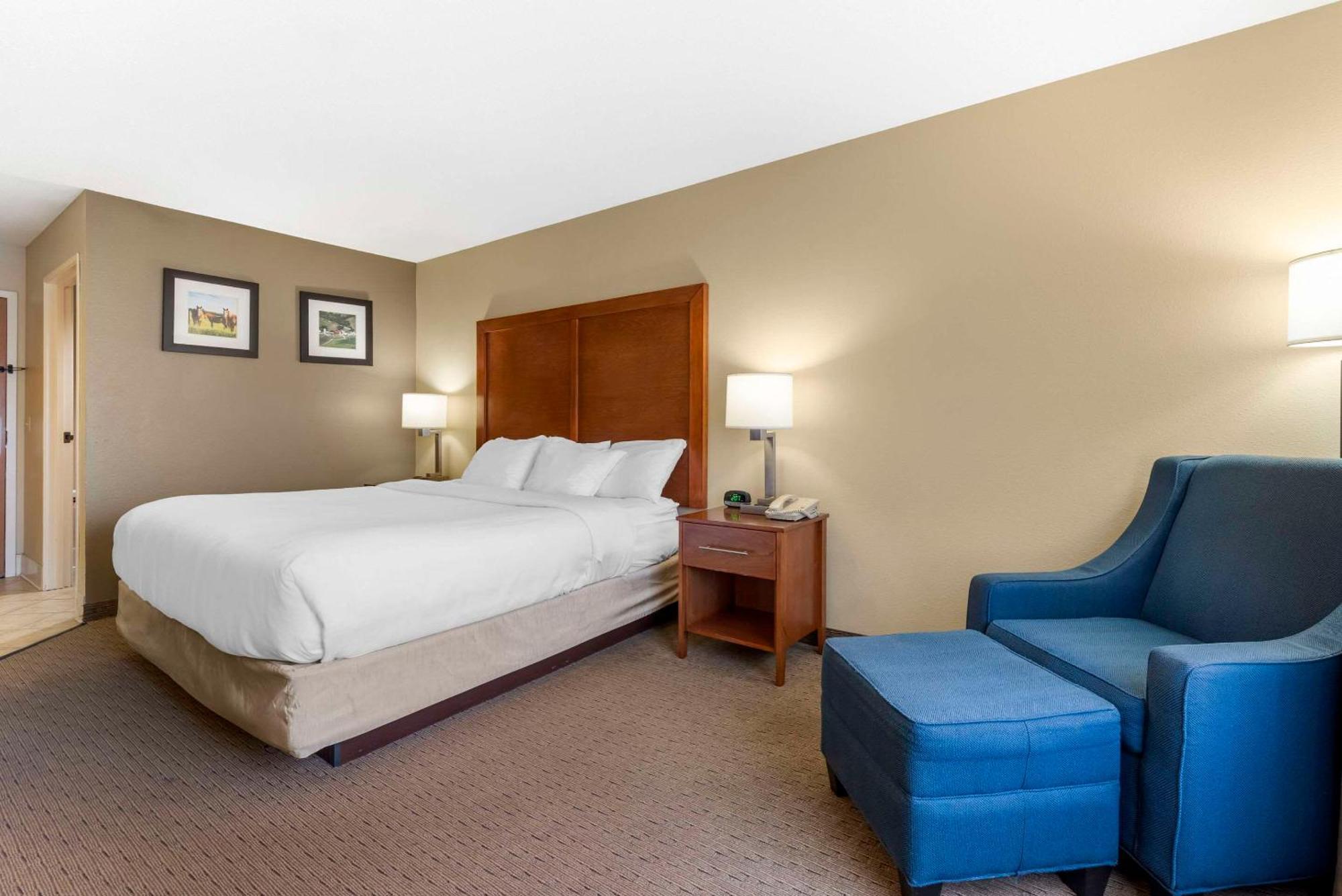 Comfort Inn & Suites Black River Falls I-94 Экстерьер фото