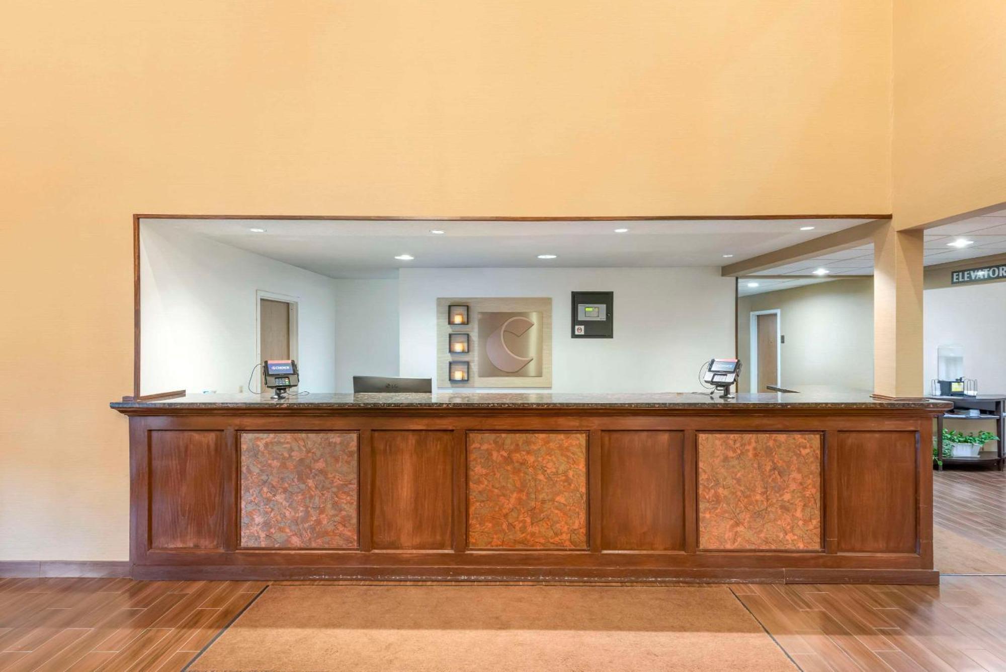 Comfort Inn & Suites Black River Falls I-94 Экстерьер фото