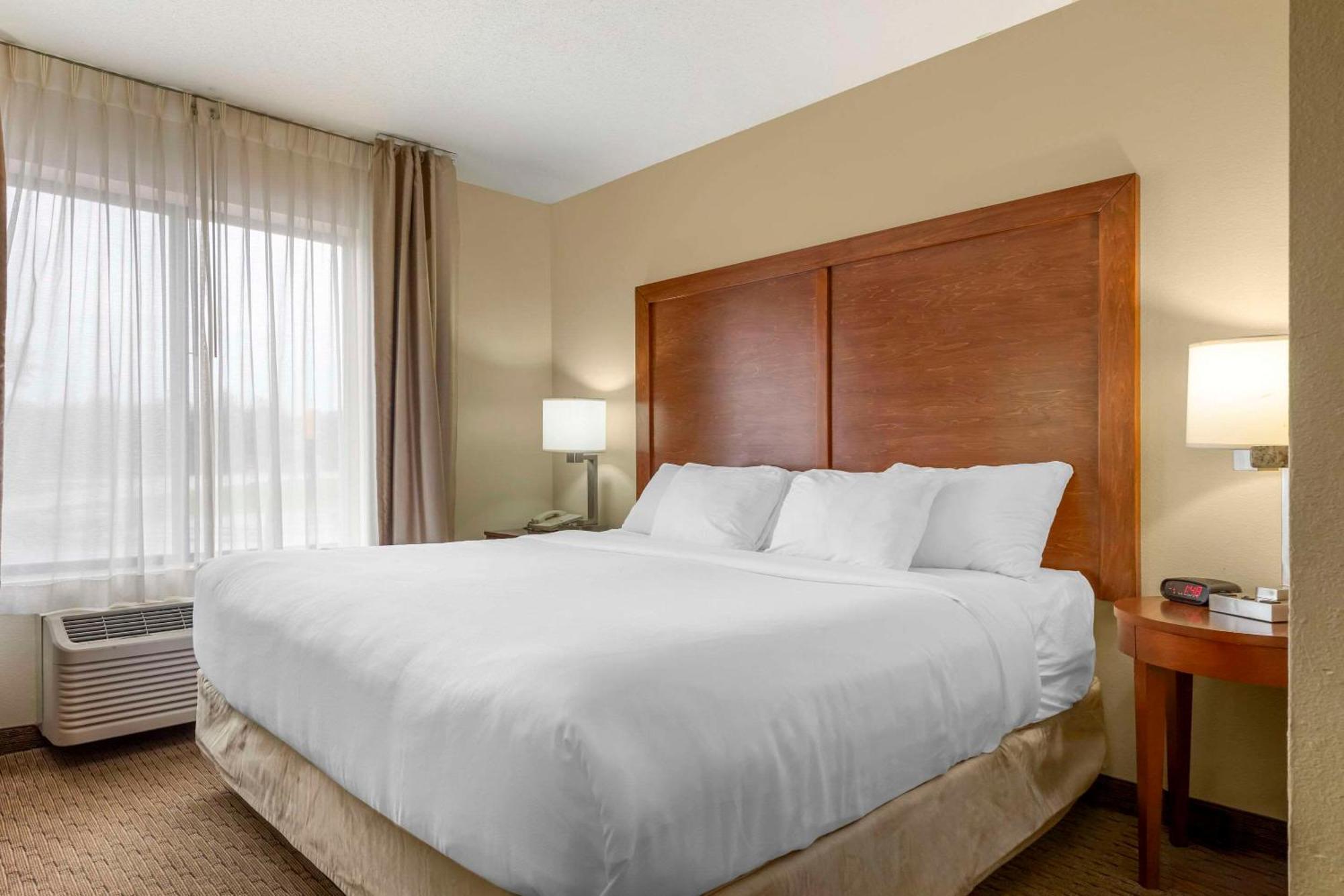 Comfort Inn & Suites Black River Falls I-94 Экстерьер фото