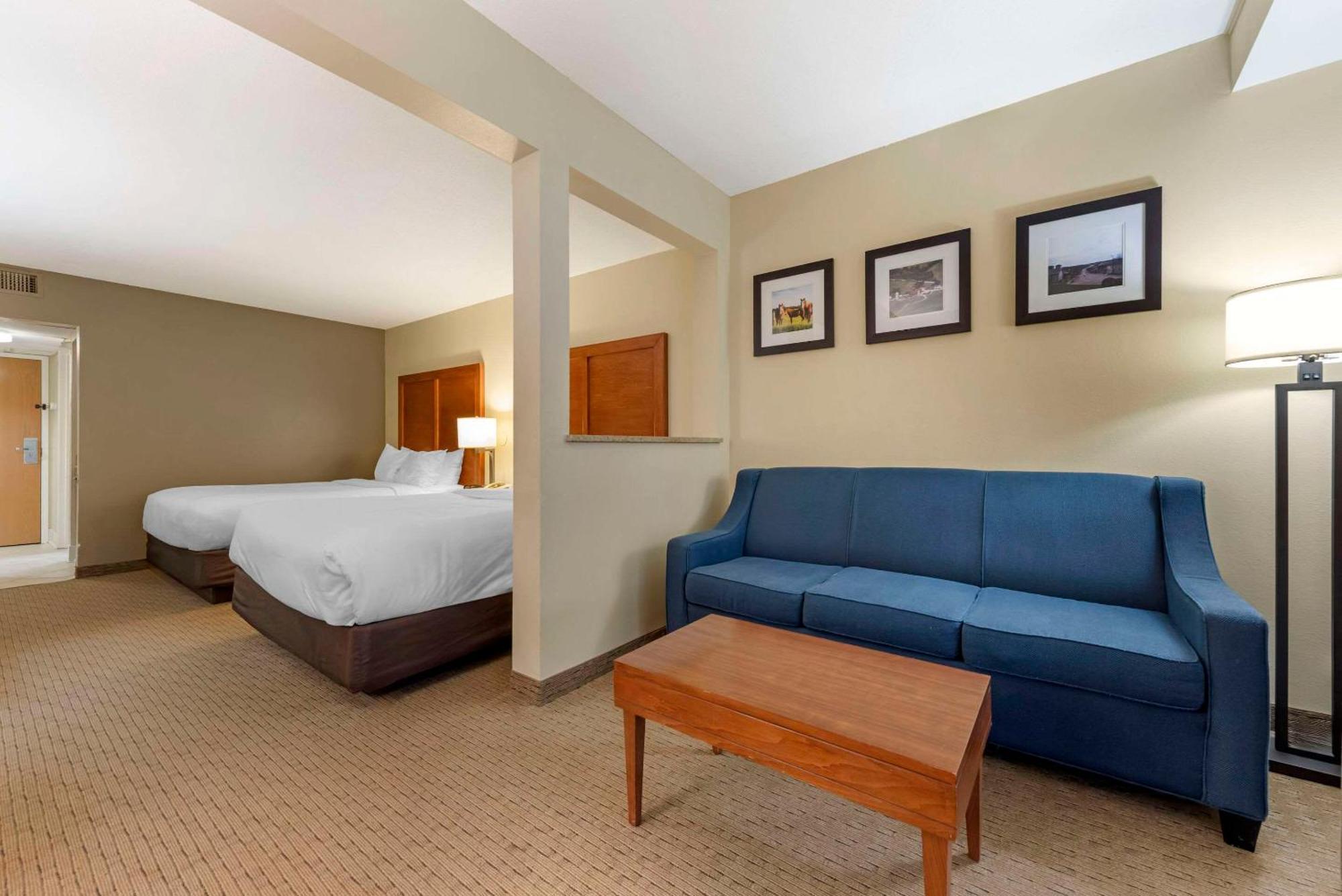 Comfort Inn & Suites Black River Falls I-94 Экстерьер фото