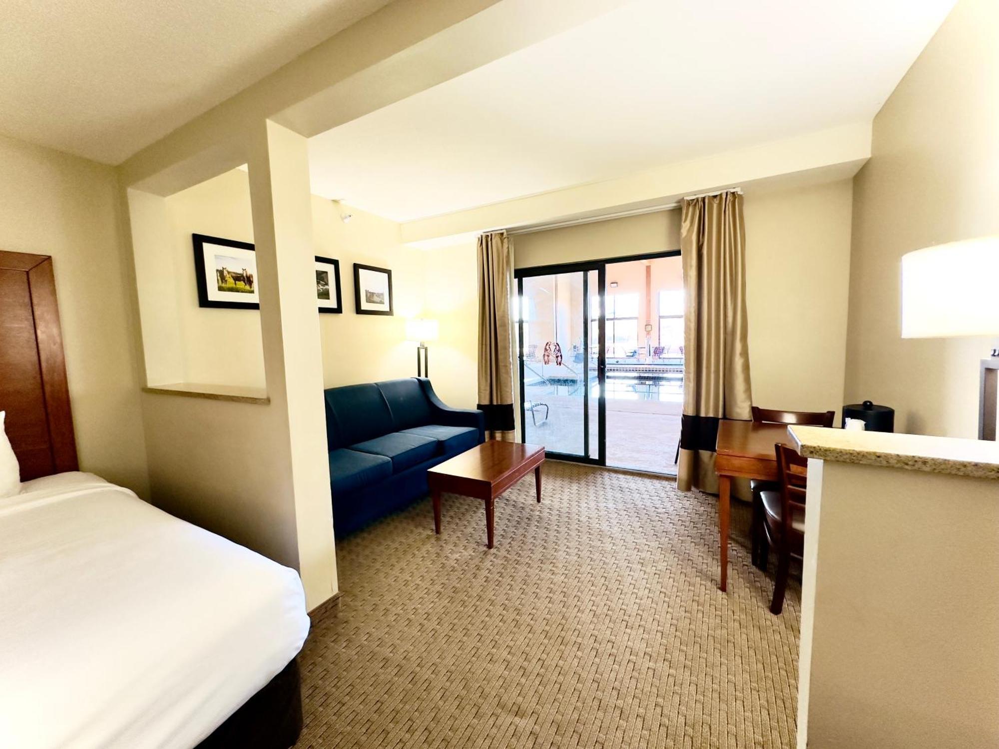 Comfort Inn & Suites Black River Falls I-94 Экстерьер фото