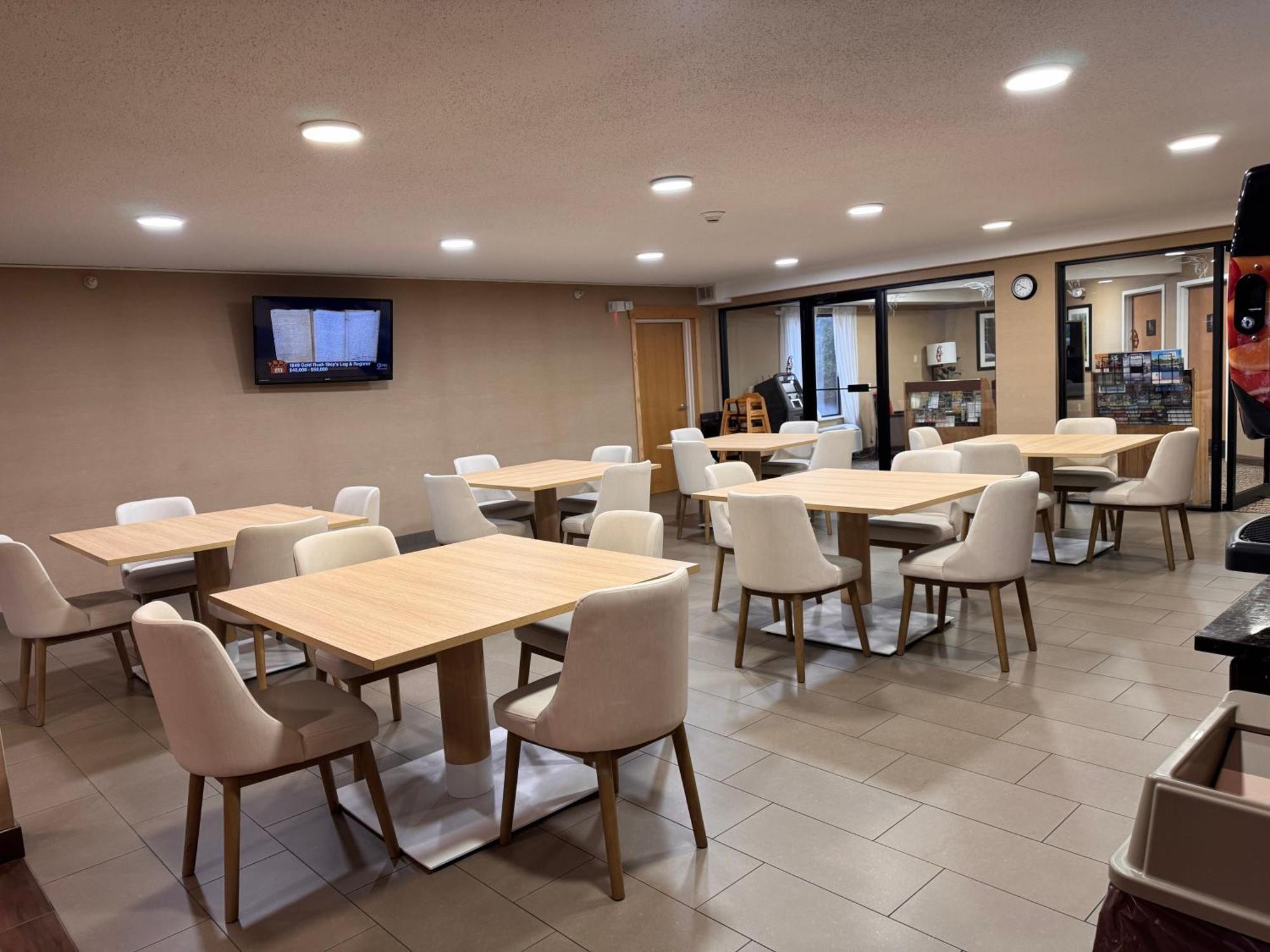 Comfort Inn & Suites Black River Falls I-94 Экстерьер фото